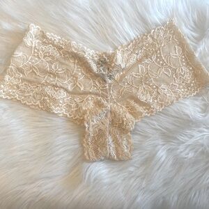 🌸3/$20🌸 Ambrielle Cream Lace Floral Boyshorts Panties Size 6 Medium